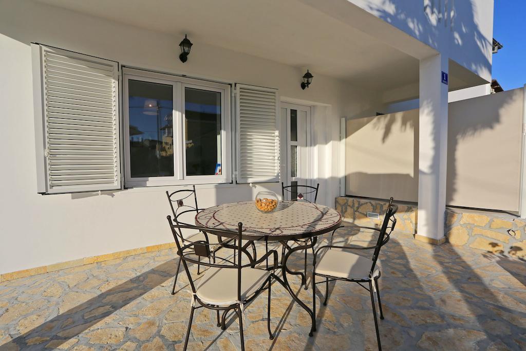 Pavle'S Apartment Zadar Exterior photo